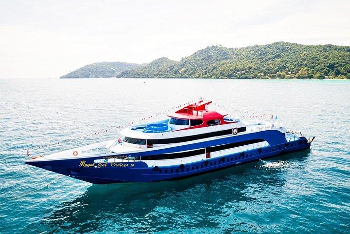 Phi Phi Island by Big Boat Tour With Lunch