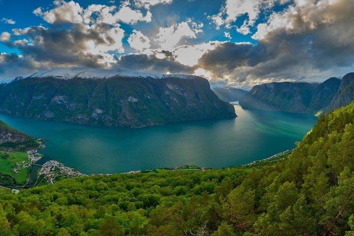PRIVATE GUIDED TOUR: World Heritage Fjord Landscape – Viking Special – from Flåm