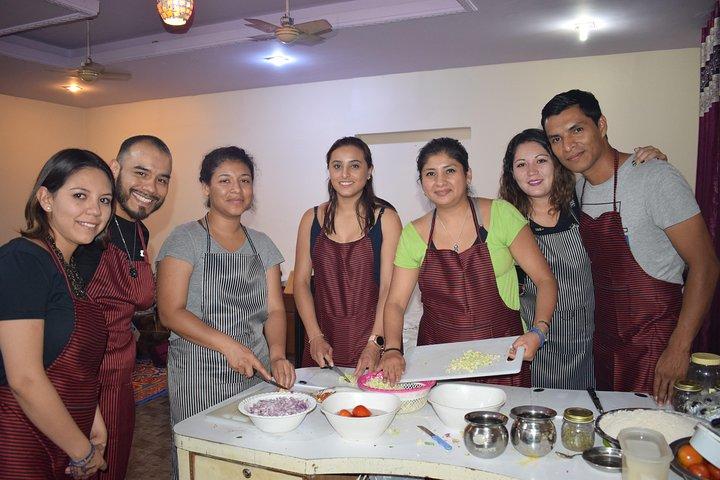 Cooking class with family in Jaipur