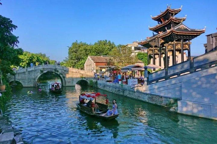 Foshan Qinghui Garden and Fengjian Water Town Private Day Tour from Guangzhou