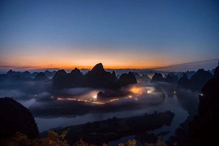 Half-Day Yangshuo Xianggong hill Sunrise and Yulong Bamboo Boat Private Tour