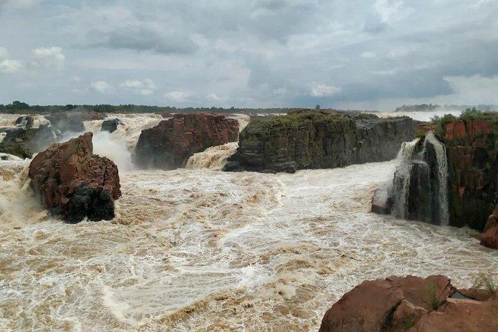Raneh waterfall near Khajuraho (car)