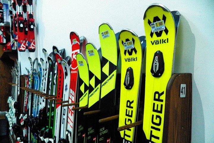 Ski and Snowboard equipment Rental in Bansko