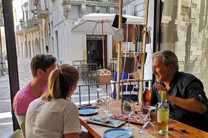 Wine and Food Tasting Experience in Lecce old town