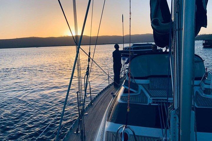 Knysna Sunset Sailing Cruise, Light Dinner & Bubbly