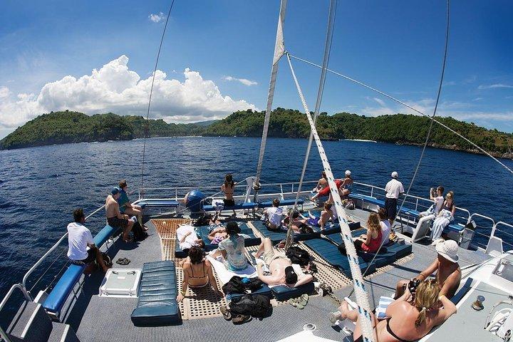 Nusa Penida Island Discovery Catamaran Tour