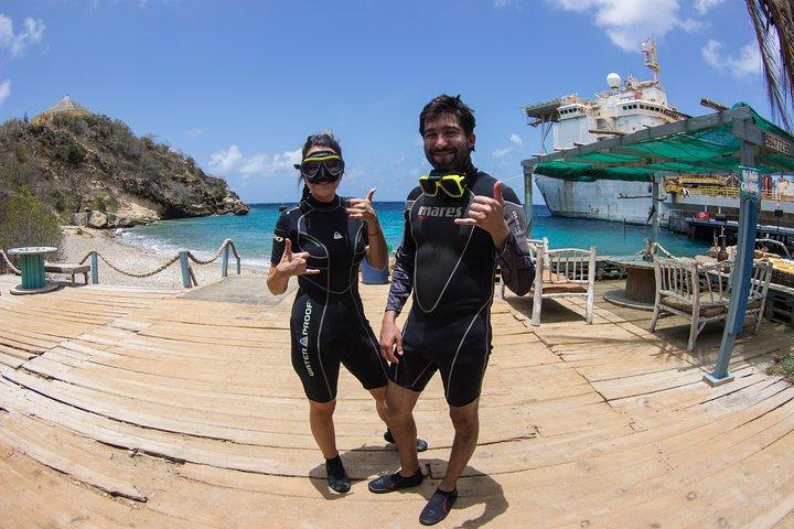 Introduction Shore Dive with Scubaçao (1 dive)