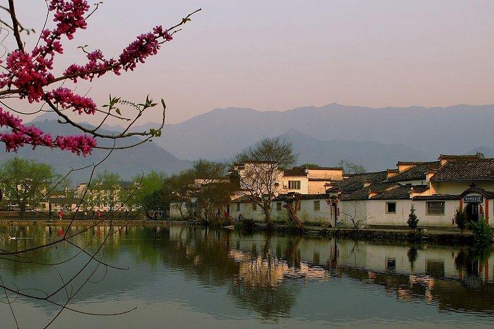 Huangshan Ancient Villages Sightseeing Private Day Tour