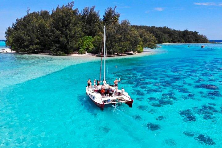 PRIVATE Full Day Tour : Moorea Snorkeling & Sailing on a Catamaran named Taboo