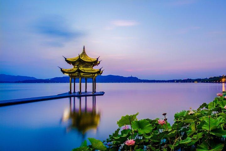 Hangzhou West Lake and Tea Plantation Half Day Tour
