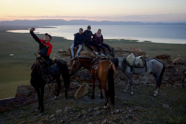 2-Days in Song Kul Lake as Nomad - horseback riding & Yurt stay