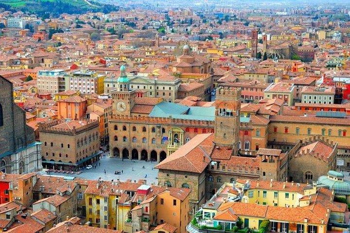 2.5-hour Bologna City and University Walking Tour