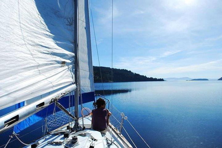 Exclusive Sailboat Trip through the Lakes of Bariloche