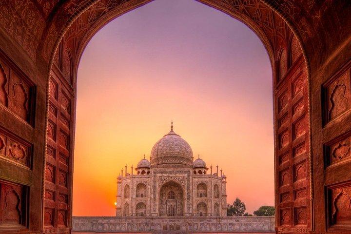 Skip The Line: Taj Mahal Tour From Jaipur With Drop At New Delhi