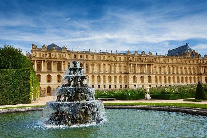 Versailles Palace Skip the Line Guided Tour with Gardens, Trianons & The Hamlet