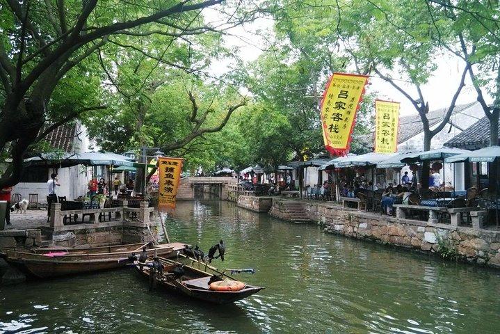 Suzhou Private Tour with Tongli Town Boat Tour, Paper-cutting & Vegetarian Lunch