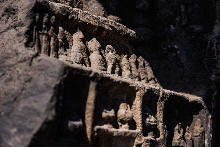 Private Day Tour to Luoyang Longmen Grottoes from Zhengzhou