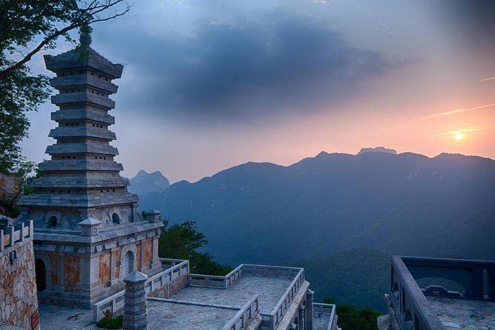 Private Full-Day Tour to Shaolin Temple and Mt.Song from Zhengzhou
