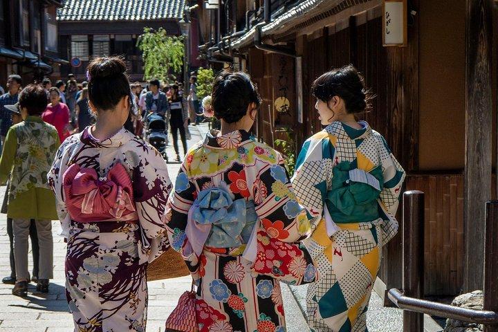 Hidden Gems Of Kanazawa: Private & Personalized Walking Experience