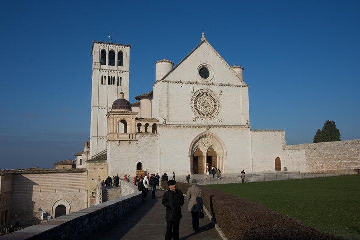 Relaxing walking tour of Assisi