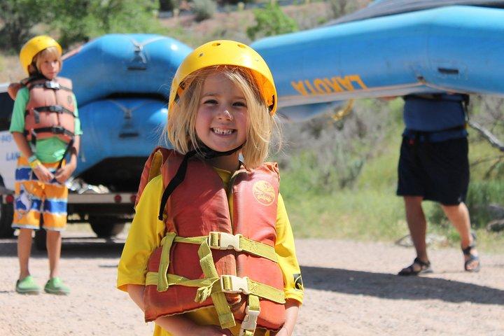 2-Hours Glenwood Springs Short and Mild Family Raft Trip