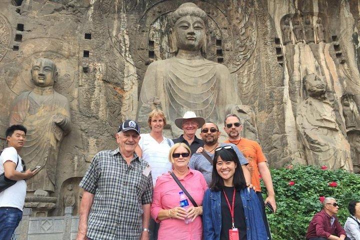Mini Group: Guided Walking Tour of Luoyang Longmen Grottoes (4 hours)