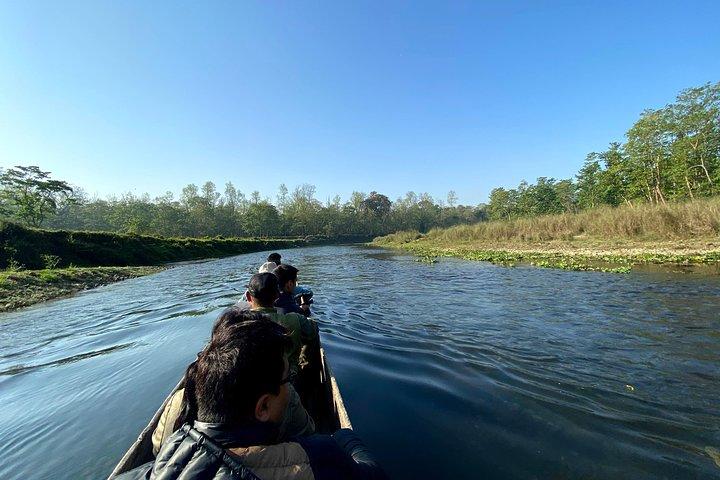 45 Minutes Canoeing at Rapti River in Chitwan National Park