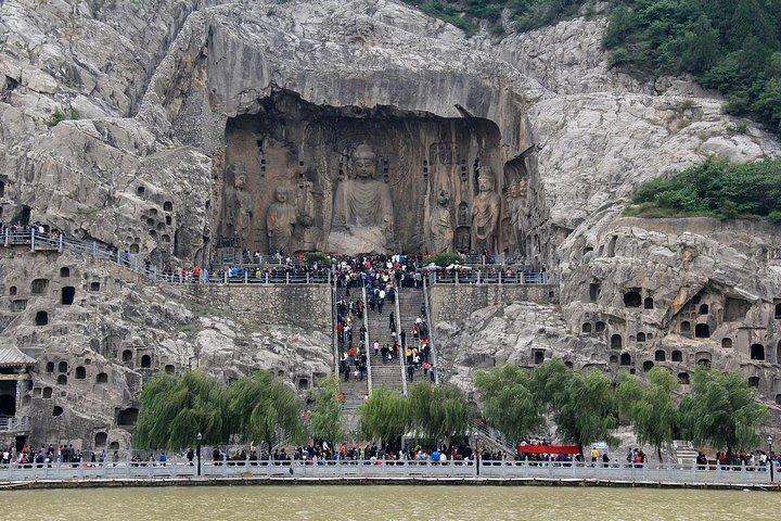 1-Day Private tour:Longmen Grottoes and Shaolin Temple from Luoyang City