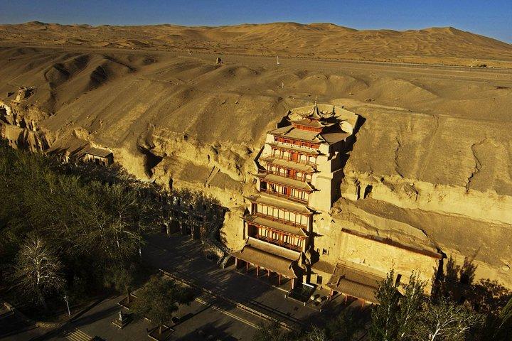 1-Day Dunhuang Tour to Crescent Lake,Mogao Grottoes and Shazhou Night Market