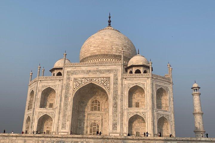 Private Day Tour to Tajmahal from Mumbai ,Pune ,Chennai with commercial flights