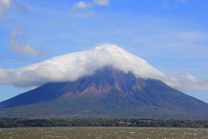 Small-Group expedition of Ometepe Highlights with El Ceibo Museum