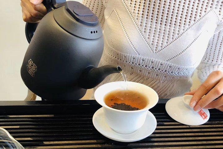 Private Tea Ceremony and Tea Market Half Day Tour in Guangzhou