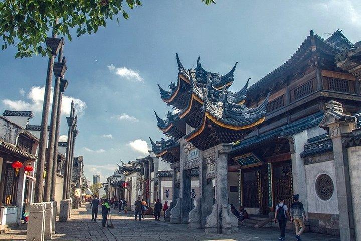 Private Day Tour Wuxi Lingshan Buddhism Scenic Spot & Huishan Old Town 
