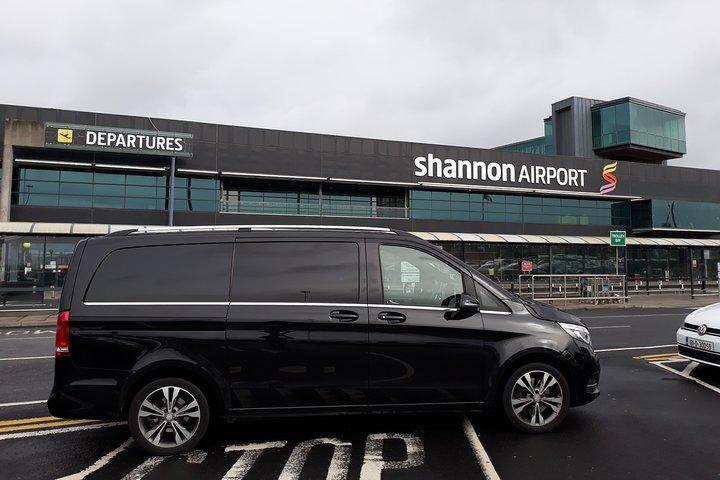 Shannon Airport To Lough Rynn Castle Estate Private Chauffeur Transfer