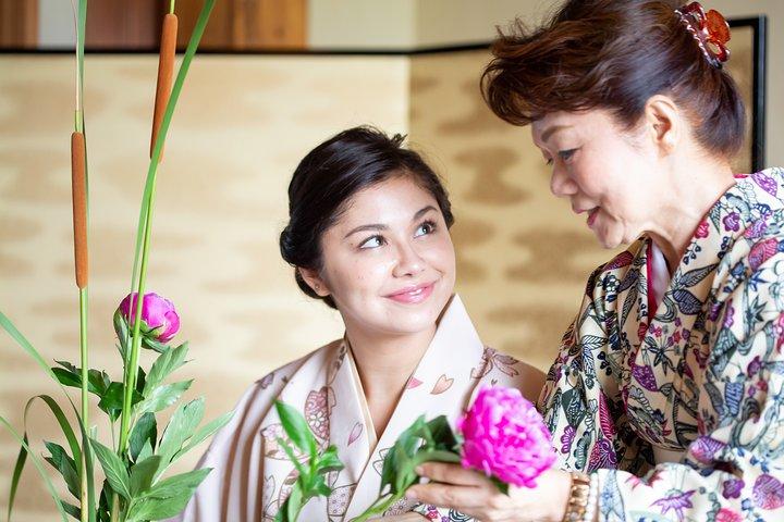 Flower arrangement experience with simple kimono in Okinawa
