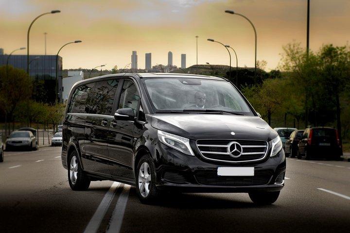 Arrival by Luxury Van from London Stansted Airport to London City