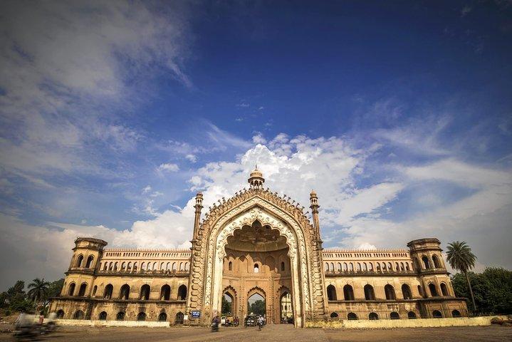 Lucknow 3-Days Private Tour with Hotel and Transfers