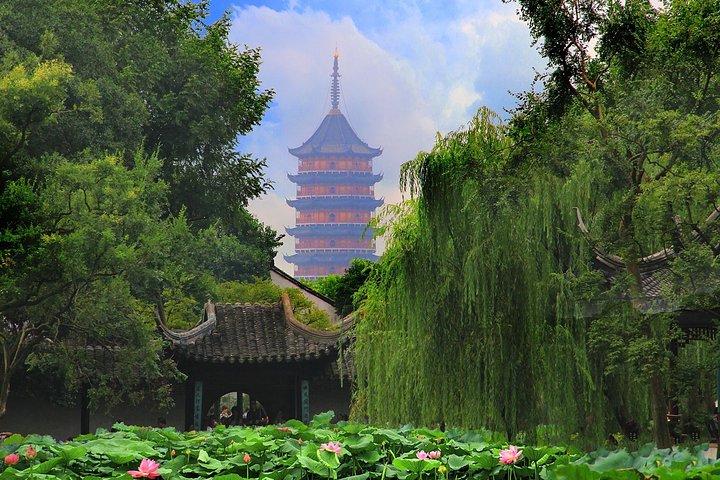 Suzhou and Tongli Water Town Private Day Tour from Wuxi