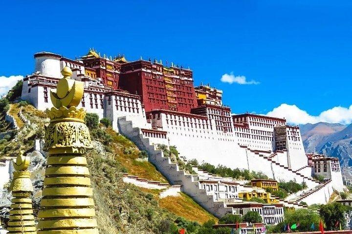 3-Day Private Tibet Tour from Guiyang: Lhasa, Yamdrok Lake and Khampa La Pass