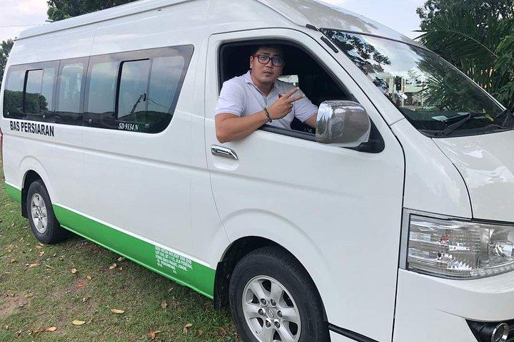 *Chauffeur: Johor Bahru to Singapore Van Transfer