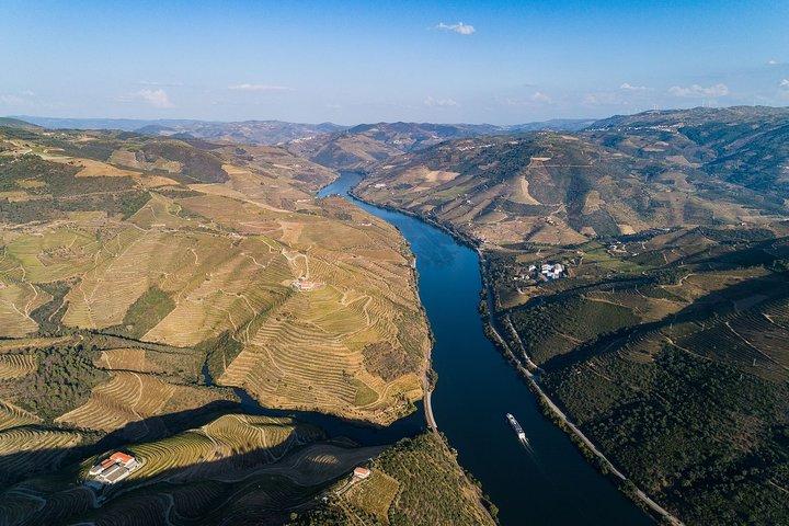Douro Full Day Tour with Wine Tasting and Lunch
