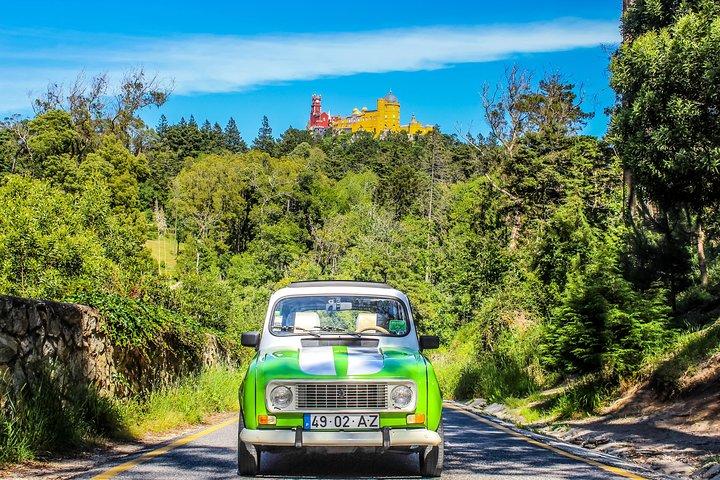 Private Half-Day Tour by Classic Car or Electric jeep in Sintra