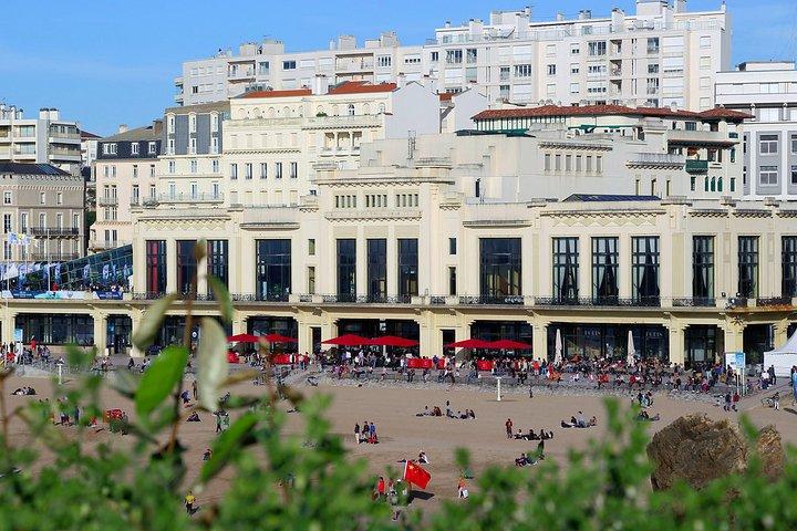 Private 3-hour Walking Tour of Biarritz with official tour guide