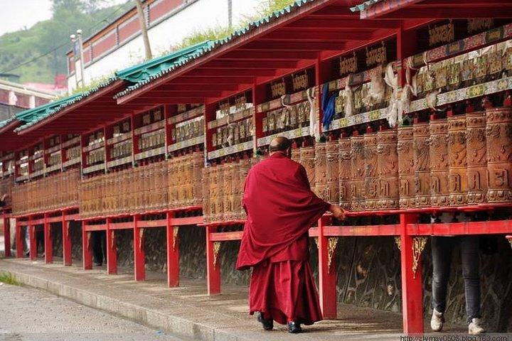 Private Day Tour to Kumbum Monastery, Dongguan Mosque in Xining from Lanzhou