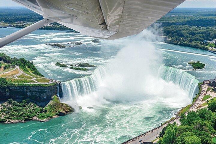 Breathtaking Niagara Falls Aerial Tour on Plane with iflyTOTO