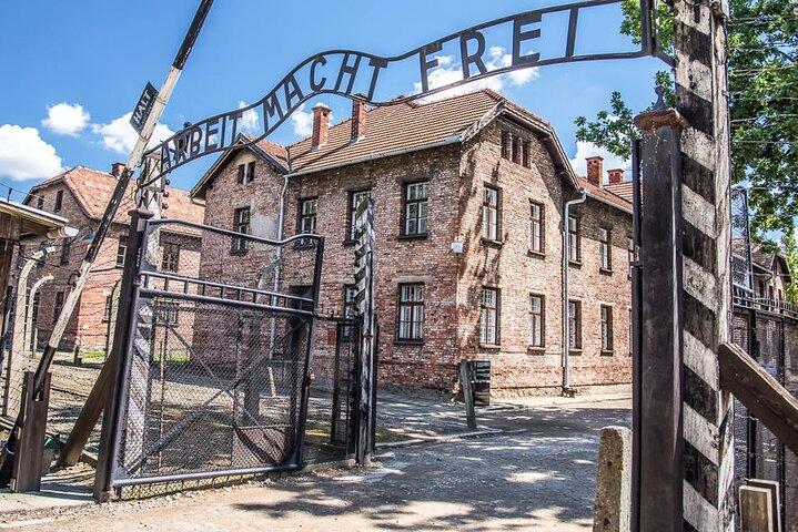 Auschwitz-Birkenau Tour Guide including Lunch