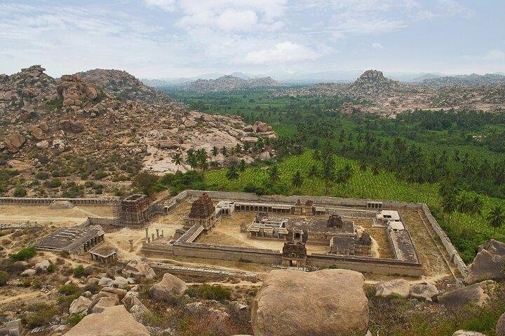 Heritage & Cultural Walk of Hampi (2 Hours Guided Walking Tour)