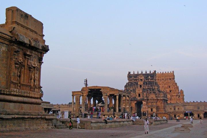 Day Trip to Thanjavur (Guided Sightseeing Tour by Car from Madurai)