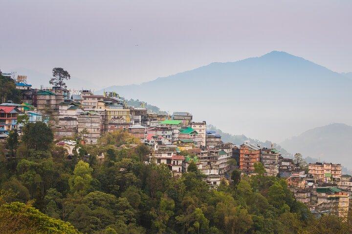 Touristic Highlights of Gangtok (Guided Fullday Sightseeing Tour by Car)