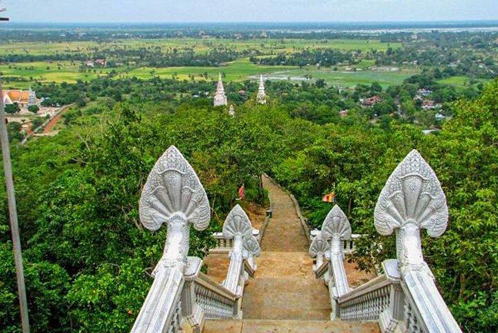 Full-Day Discover Oudong Mountain-Former Capital City & Phnom Penh City Tours